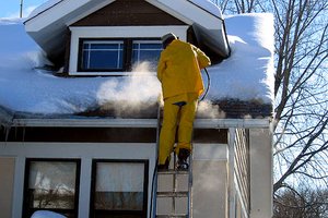 ice-dam-removal-roofdeckrestoration_f02241f6ada199865c24af437eacbaa5_3x2_jpg_300x200_q85
